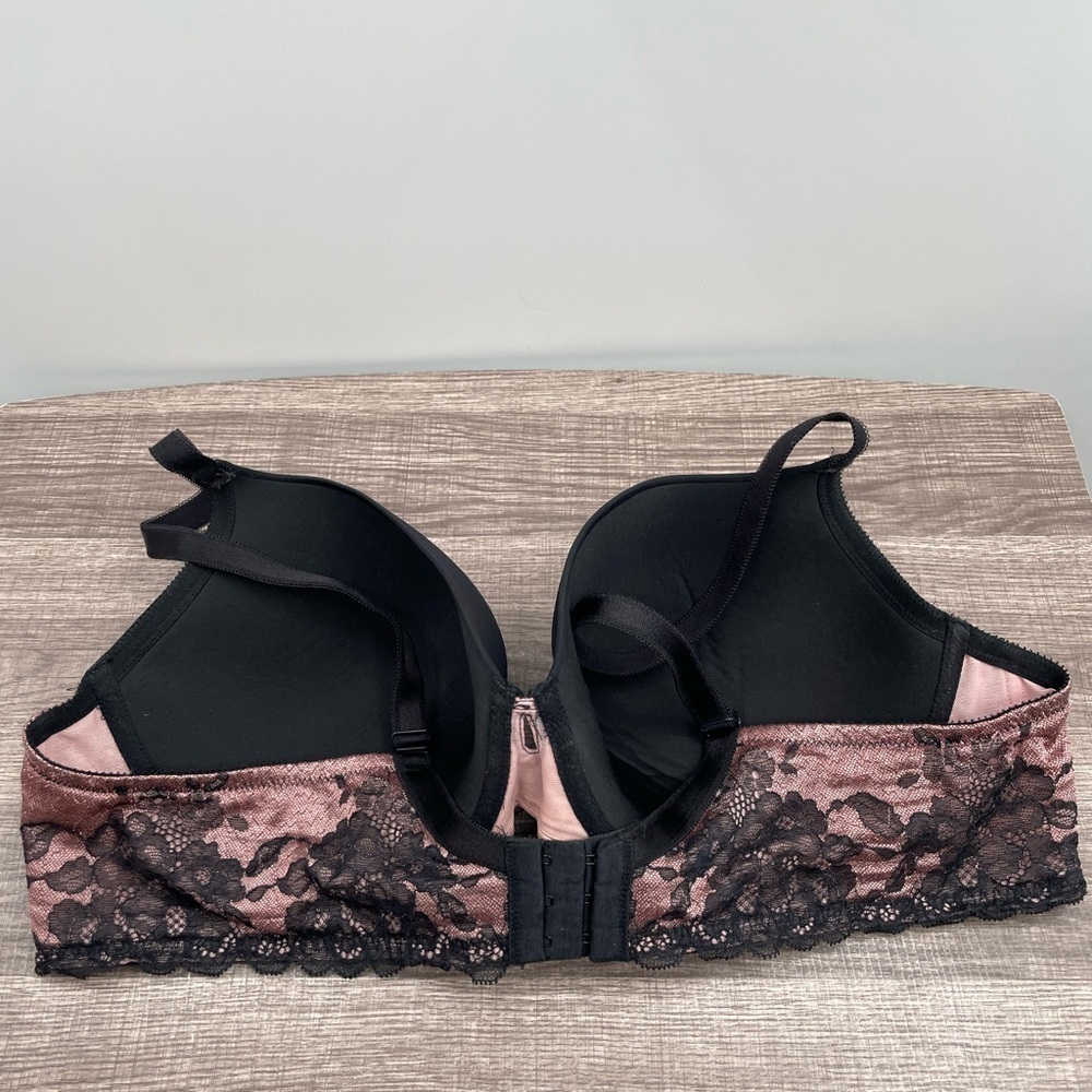 Torrid curve black padded underwire lace bra - Picture 2 of 13